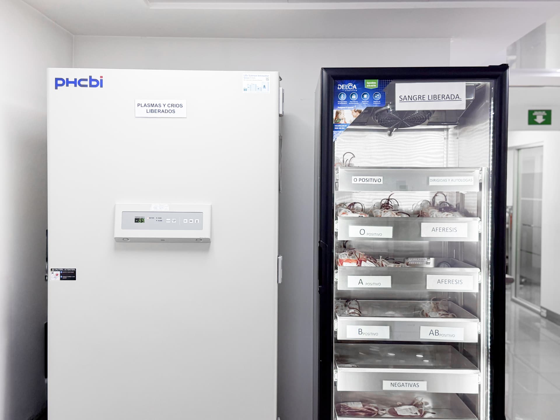 Refrigeradores de banco de sangre y plasma en el laboratorio de HAIMA
